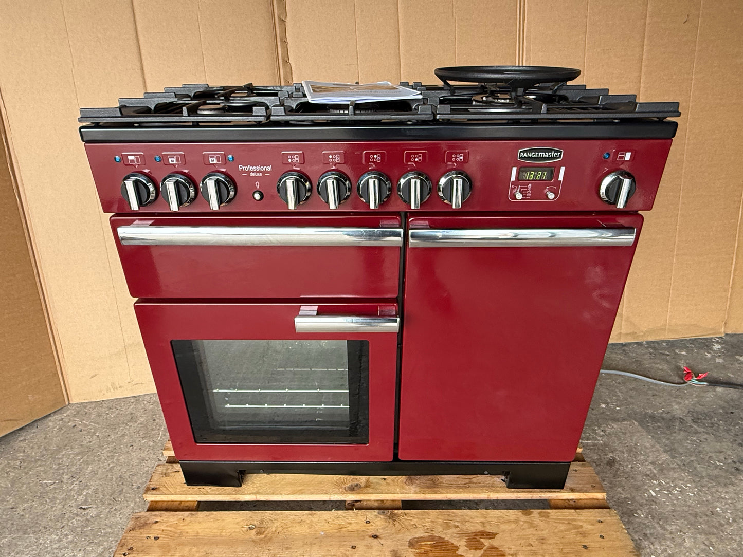 Rangemaster professional Deluxe 100 Dual Fuel FSD Cranberry Red Cooker