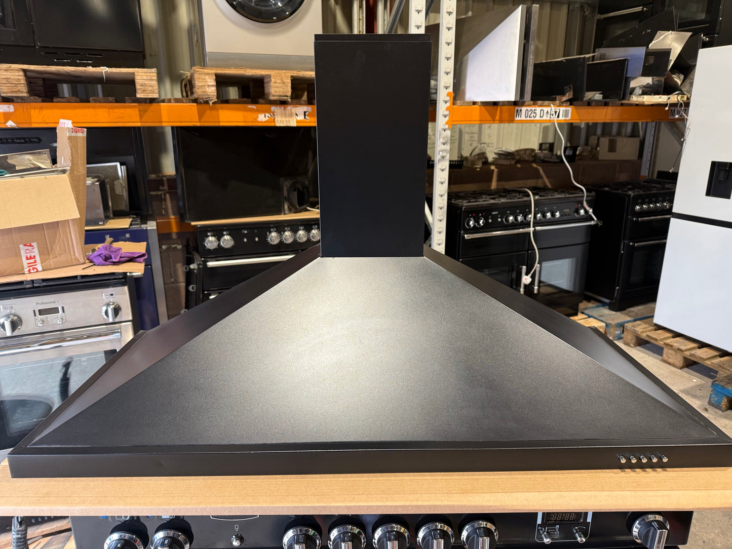 BLACK CHIMNEY COOKER HOOD 110CK