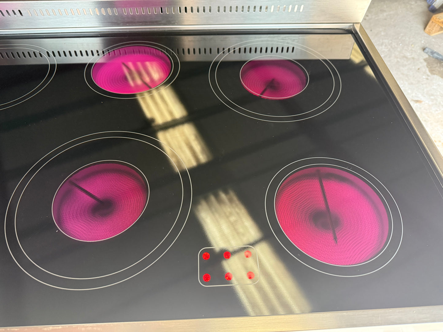 Britannia 100 ceramic stainless steel all Electric Cooker