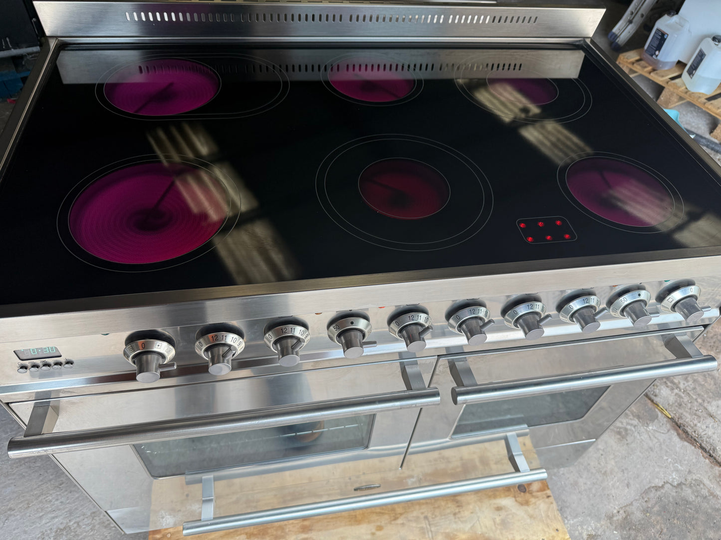 Britannia 100 ceramic stainless steel all Electric Cooker