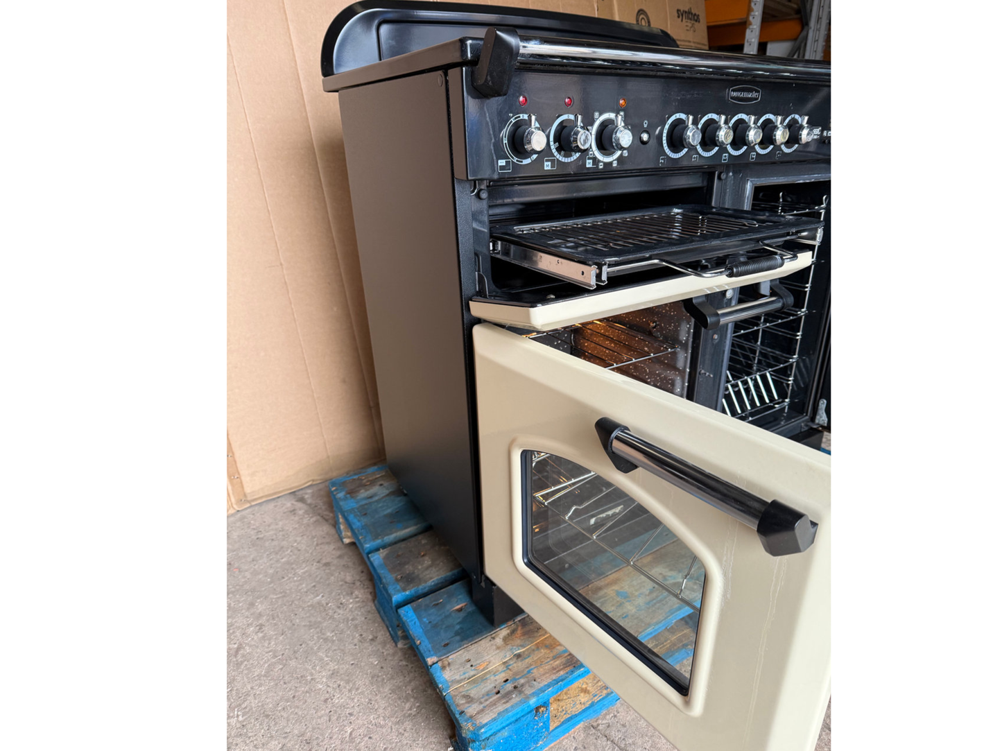 RANGEMASTER CLASSIC DELUXE 100 CREAM INDUCTION ALL ELECTRIC COOKER. PRISTINE CONDITION