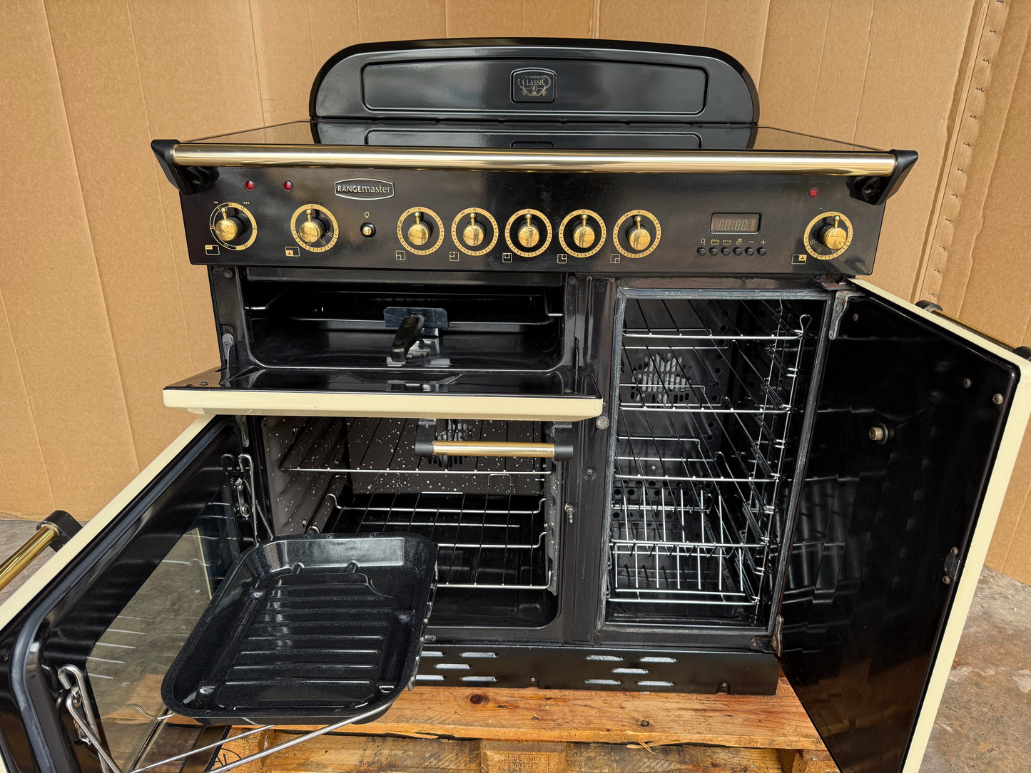 RANGEMASTER CLASSIC 90 INDUCTION ALL ELECTRIC CREAM/BRASS
