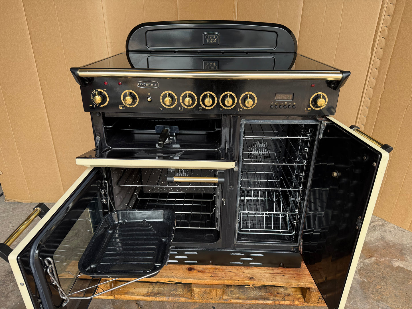 RANGEMASTER CLASSIC 90 INDUCTION ALL ELECTRIC CREAM/BRASS