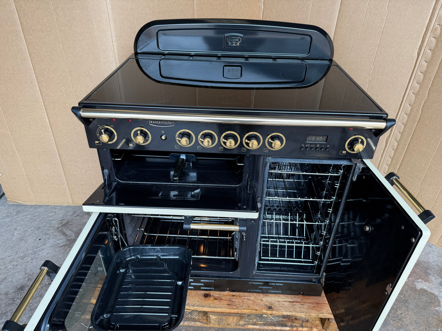 RANGEMASTER CLASSIC 90 INDUCTION ALL ELECTRIC CREAM/BRASS