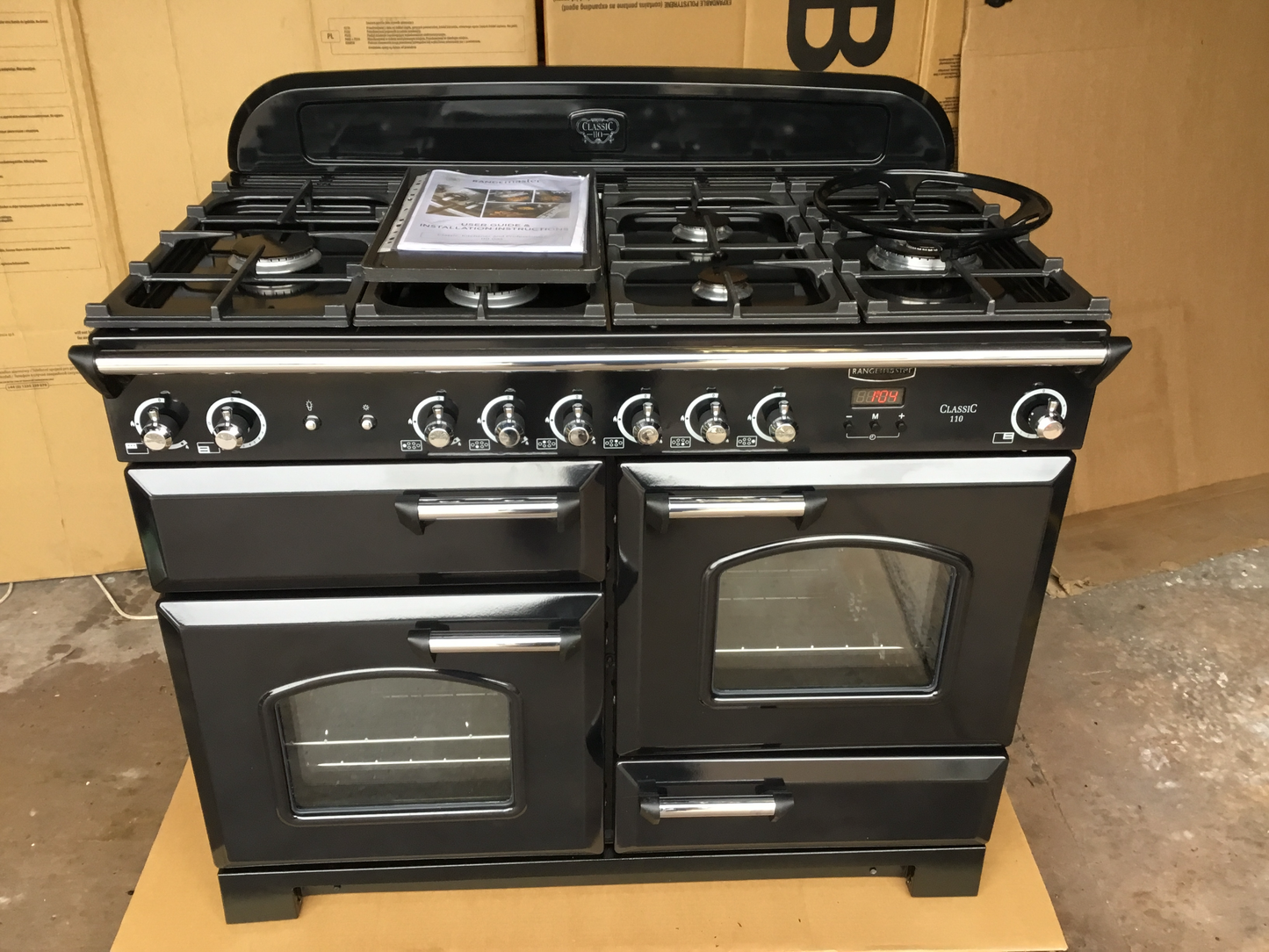 RANGEMASTER CLASSIC 110 NATURAL GAS WITH MATCHING HOOD
