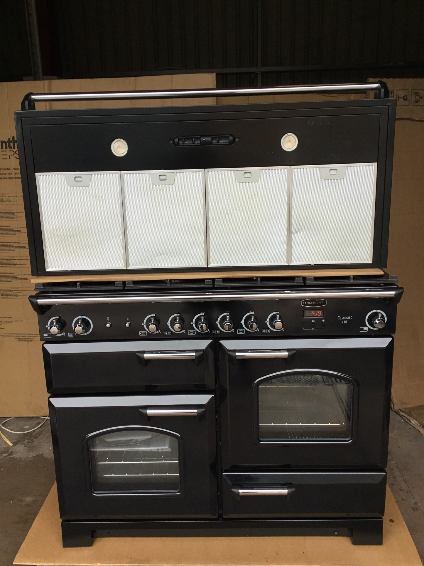 RANGEMASTER CLASSIC 110 NATURAL GAS WITH MATCHING HOOD