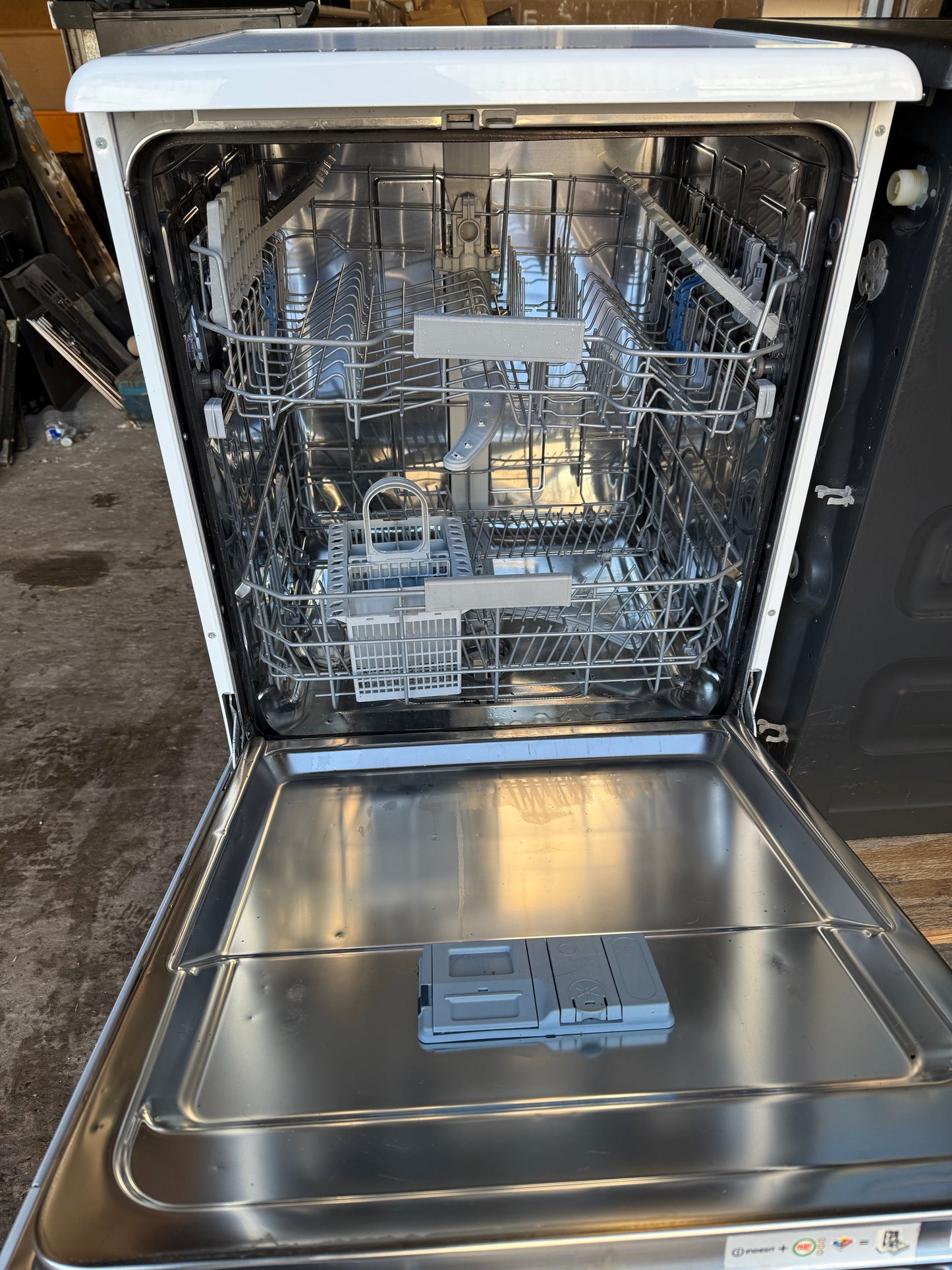 INDESIT 60CM DISHWASHER