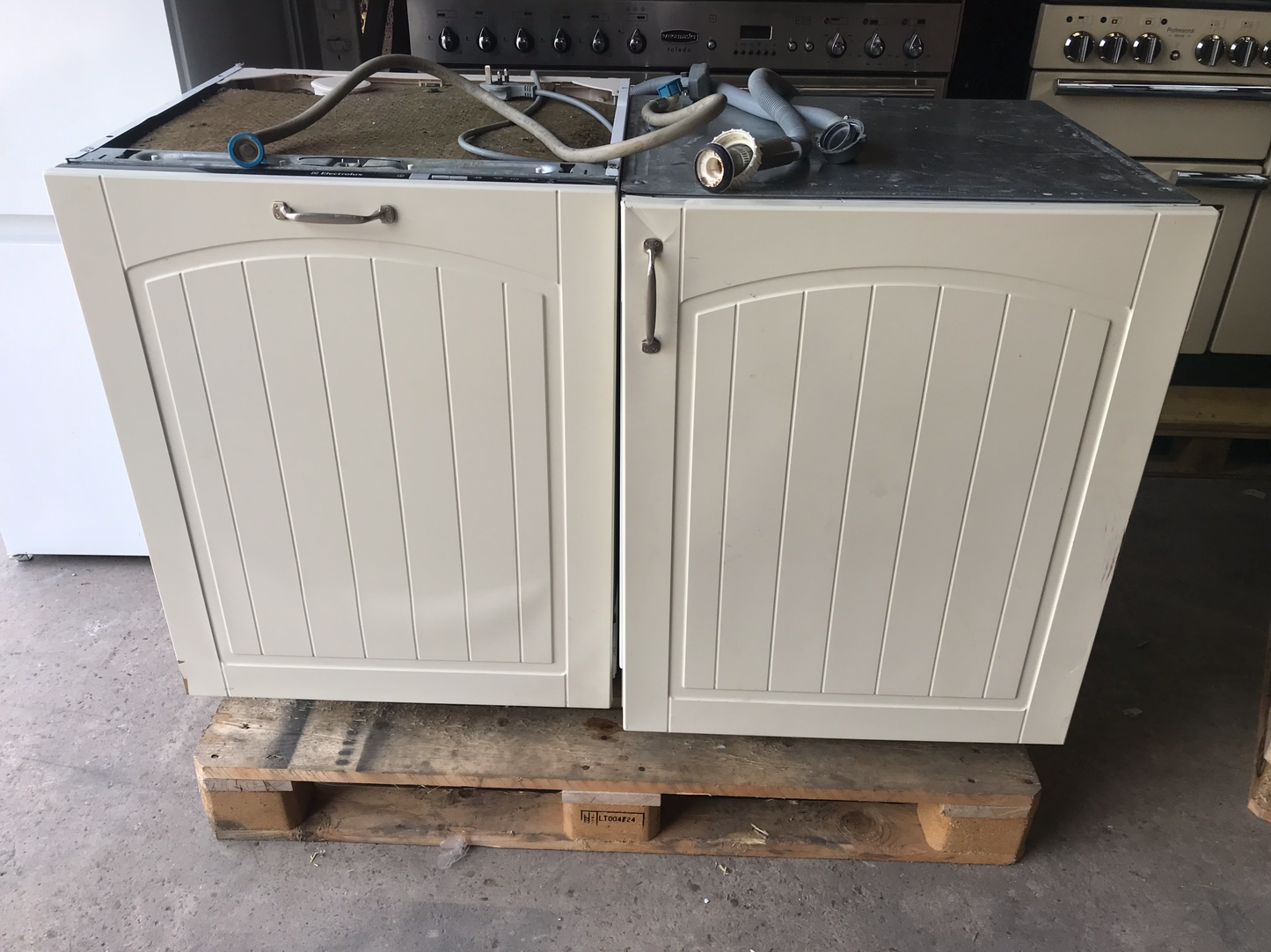 ELECTROLUX INTEGRATED WASHING MACHINE & DISHWASHER