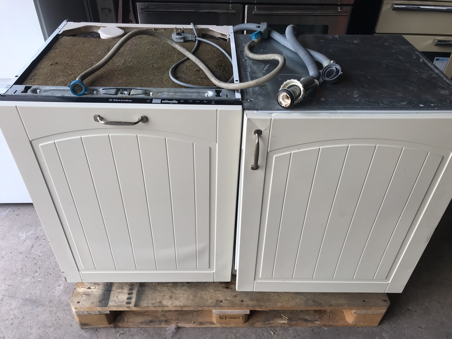 ELECTROLUX INTEGRATED WASHING MACHINE & DISHWASHER