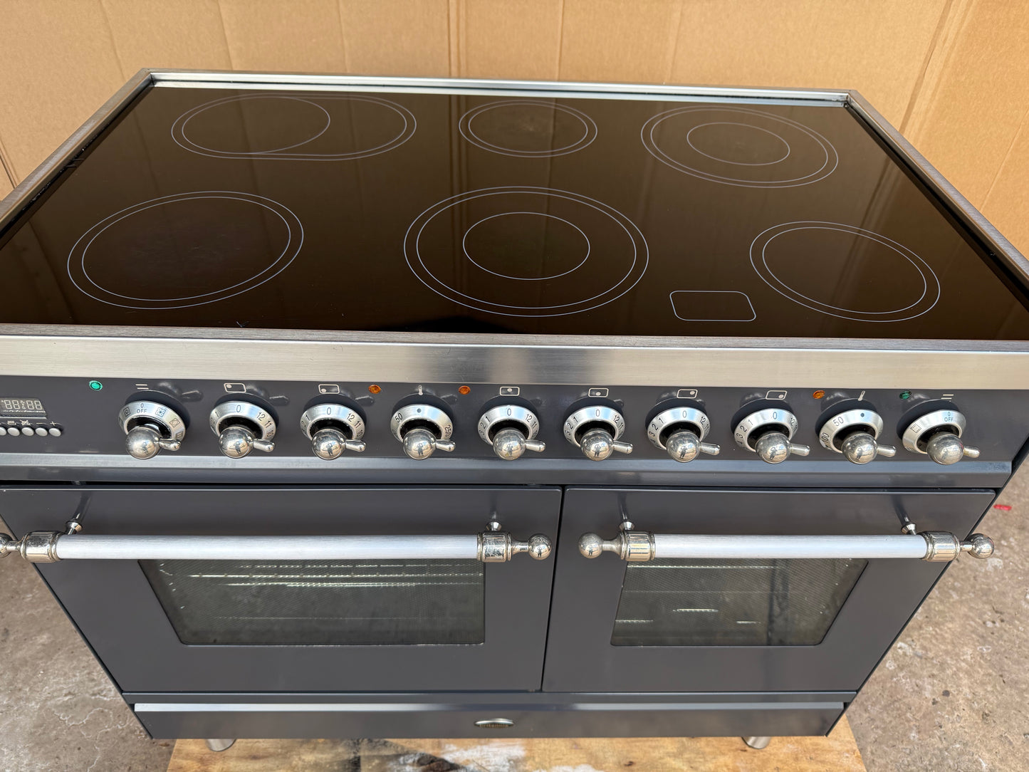 BRITANNIA 100CM CERAMIC GUN METAL ALL ELECTRIC COOKER