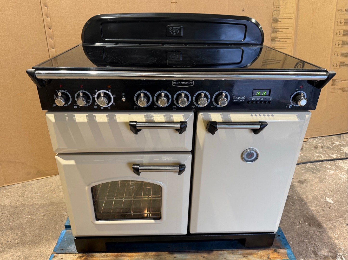 RANGEMASTER CLASSIC DELUXE 100 CREAM INDUCTION ALL ELECTRIC COOKER. PRISTINE CONDITION
