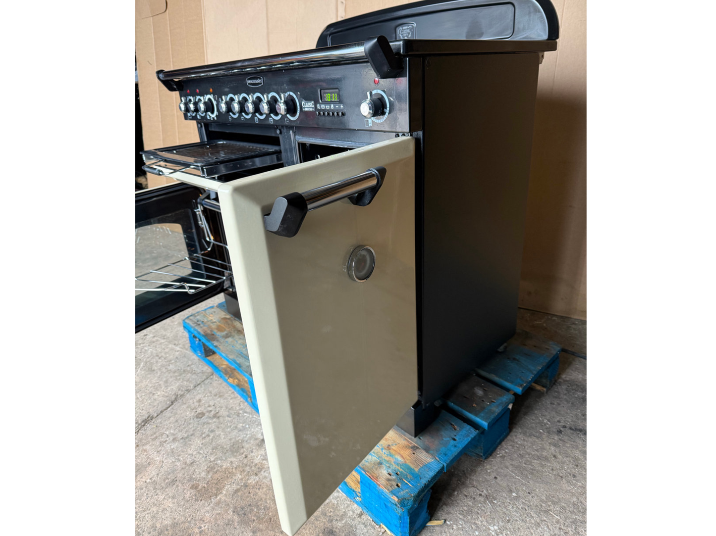 RANGEMASTER CLASSIC DELUXE 100 CREAM INDUCTION ALL ELECTRIC COOKER. PRISTINE CONDITION